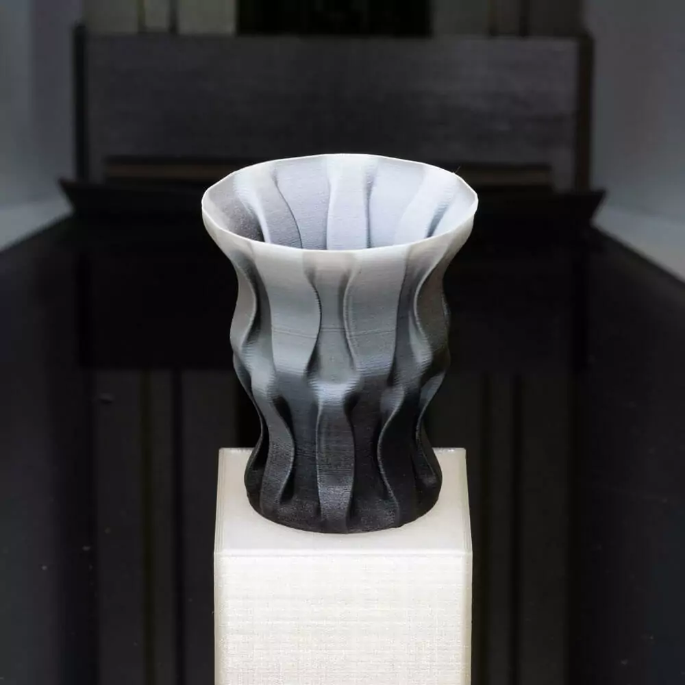 Color blended vase